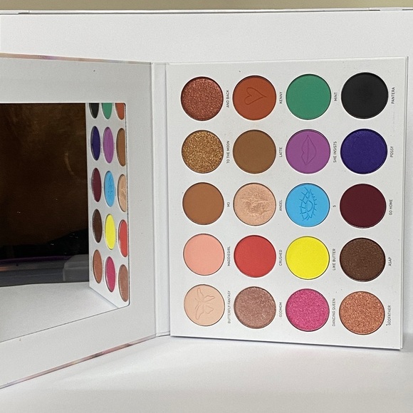 Maddie Ziegler x Morphe The Imagination Palette - Picture 1 of 5